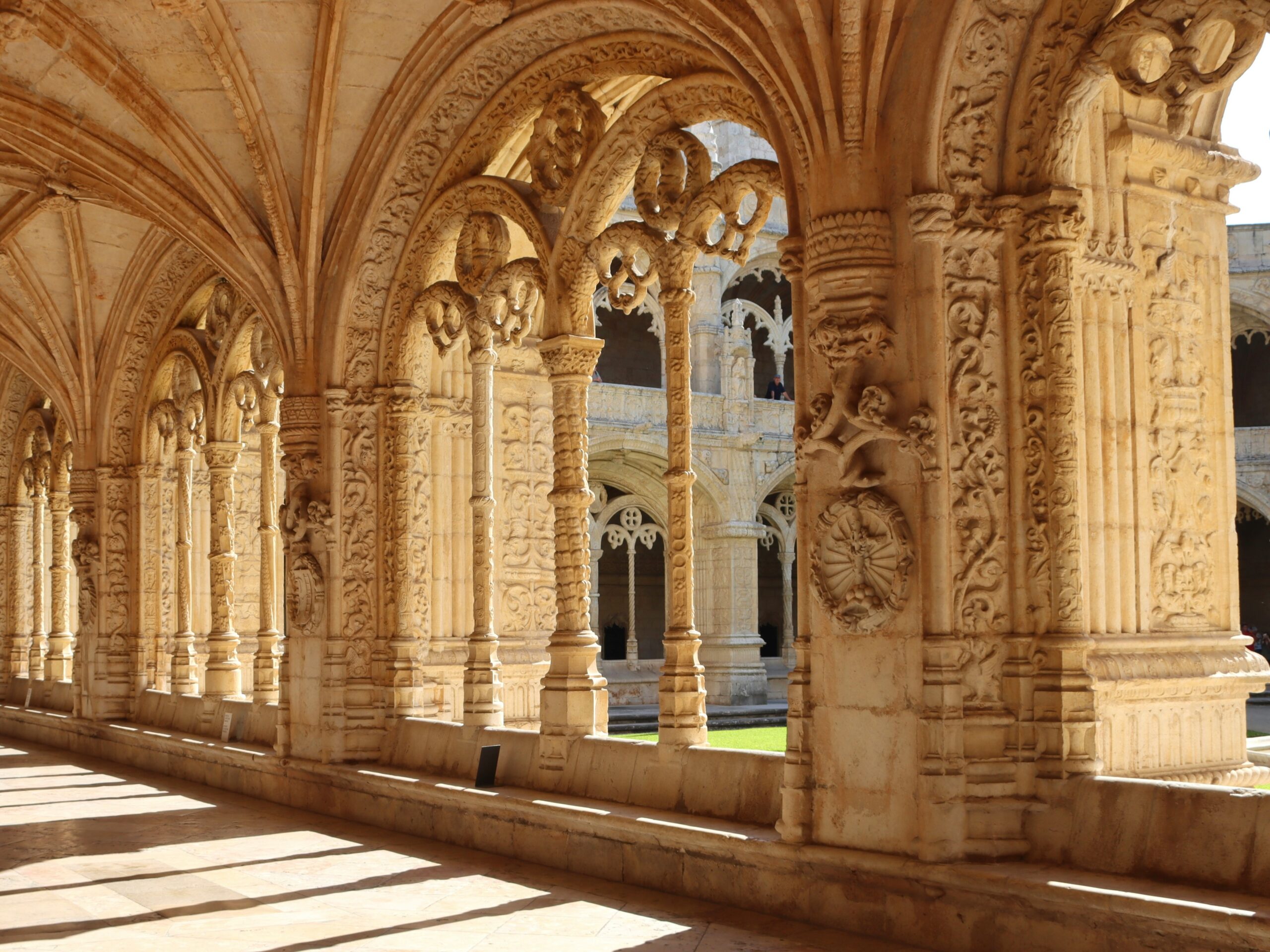 hongbin-X7hjmmI9f0M-unsplash